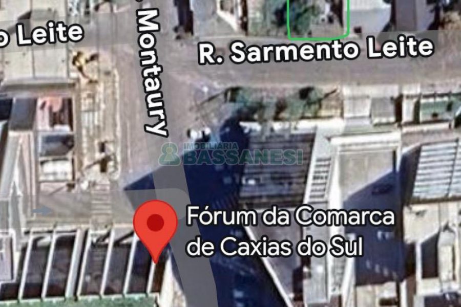 Casa Comercial com 166m², 3 dormitórios, 1 vaga, no bairro Exposição em Caxias do Sul para Comprar
