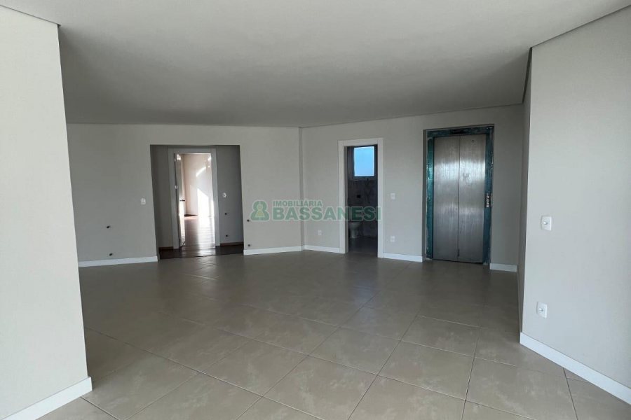 Apartamento com 349m², 3 dormitórios, 2 vagas, no bairro Lourdes em Caxias do Sul para Comprar