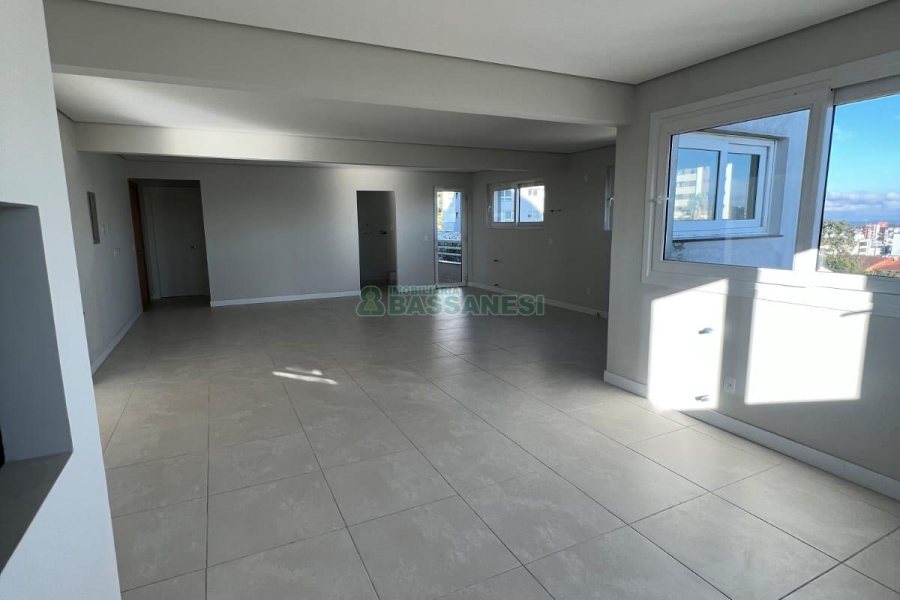 Apartamento com 349m², 3 dormitórios, 2 vagas, no bairro Lourdes em Caxias do Sul para Comprar