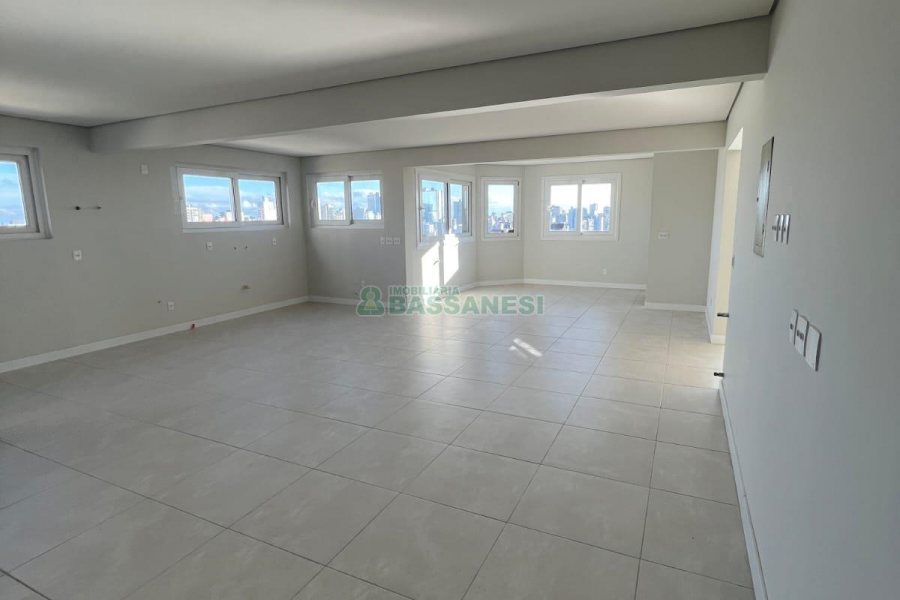 Apartamento com 349m², 3 dormitórios, 2 vagas, no bairro Lourdes em Caxias do Sul para Comprar
