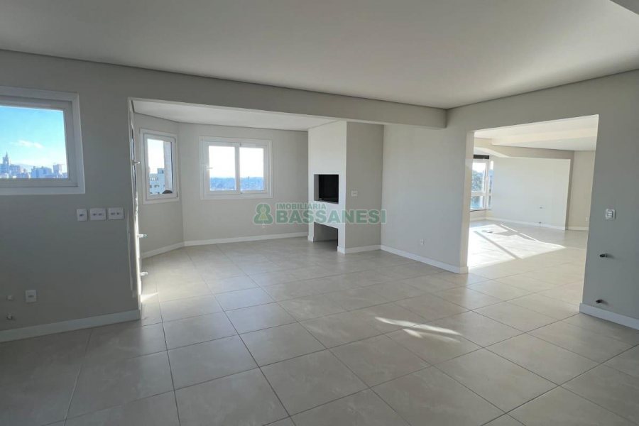 Apartamento com 349m², 3 dormitórios, 2 vagas, no bairro Lourdes em Caxias do Sul para Comprar