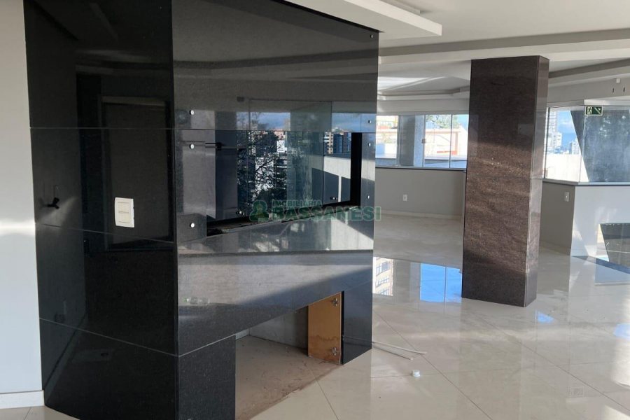 Apartamento com 349m², 3 dormitórios, 2 vagas, no bairro Lourdes em Caxias do Sul para Comprar