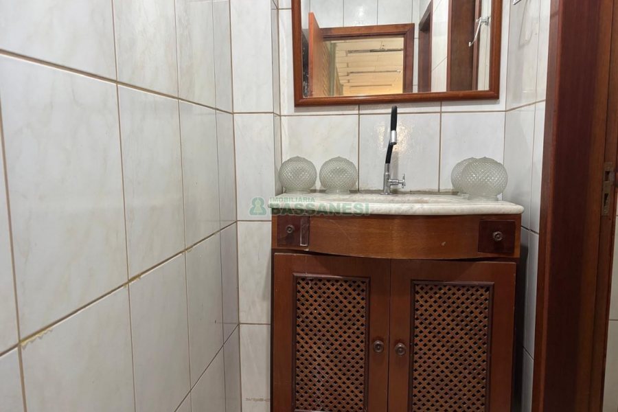 Pavilhão com 450m², no bairro São José em Caxias do Sul para Alugar