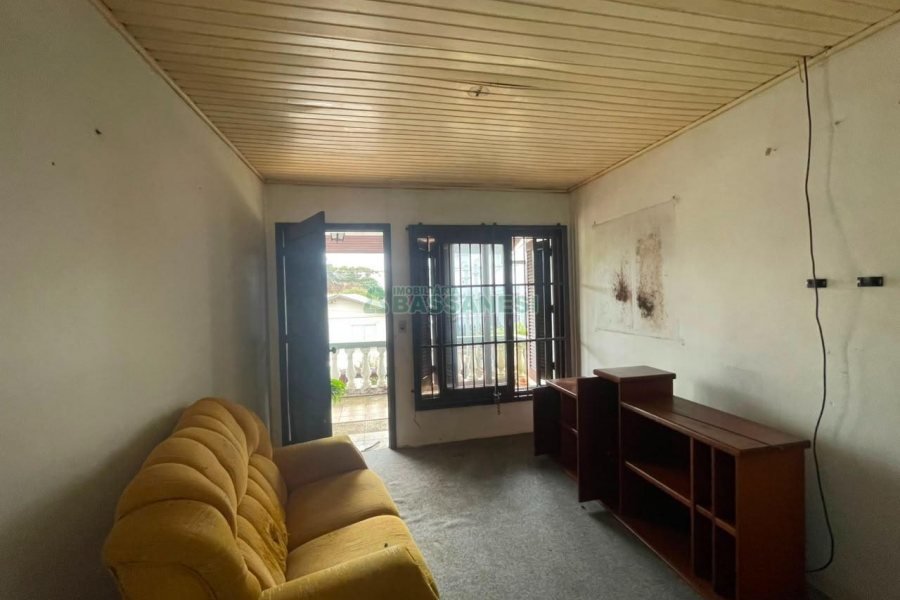 Casa com 175m², 3 dormitórios, 2 vagas, no bairro Jardim América em Caxias do Sul para Comprar