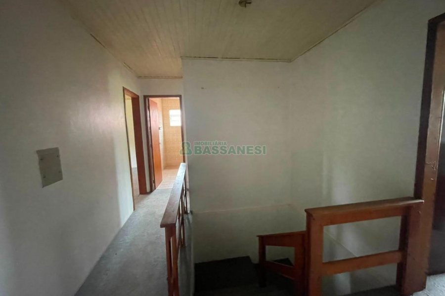 Casa com 175m², 3 dormitórios, 2 vagas, no bairro Jardim América em Caxias do Sul para Comprar