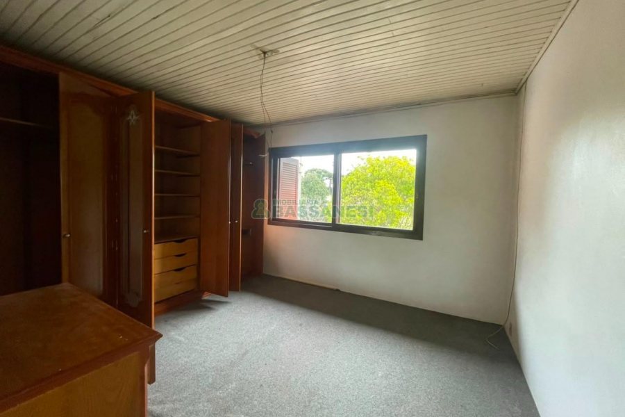 Casa com 175m², 3 dormitórios, 2 vagas, no bairro Jardim América em Caxias do Sul para Comprar