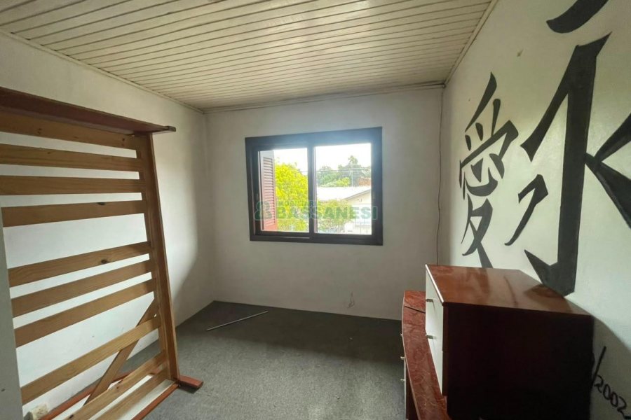 Casa com 175m², 3 dormitórios, 2 vagas, no bairro Jardim América em Caxias do Sul para Comprar