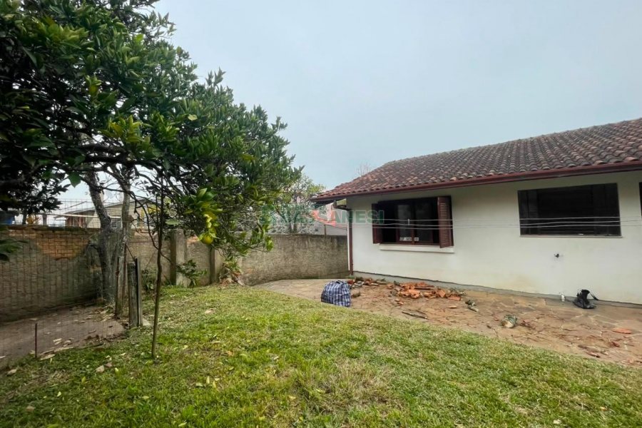 Casa com 175m², 3 dormitórios, 2 vagas, no bairro Jardim América em Caxias do Sul para Comprar