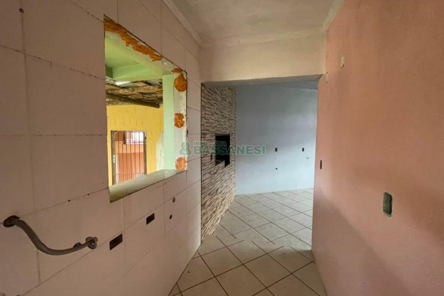 Casa com 180m², 3 dormitórios, 2 vagas, no bairro Jardim América em Caxias do Sul para Comprar