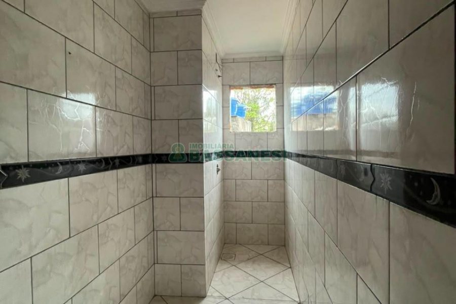 Casa com 180m², 3 dormitórios, 2 vagas, no bairro Jardim América em Caxias do Sul para Comprar