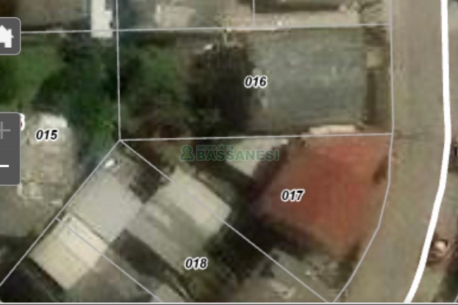 Casa com 180m², 3 dormitórios, 2 vagas, no bairro Jardim América em Caxias do Sul para Comprar
