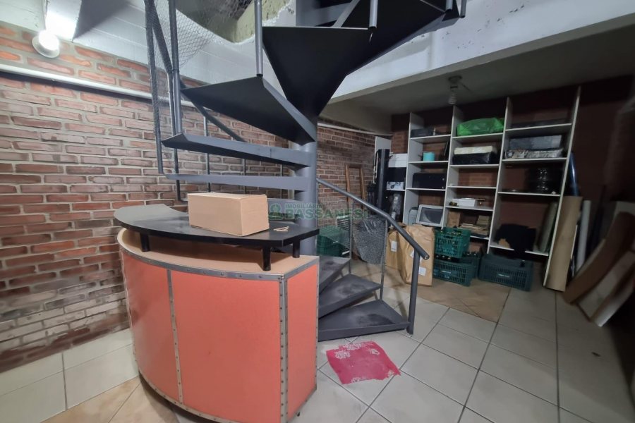Casa Comercial com 270m², 4 vagas, no bairro Exposição em Caxias do Sul para Alugar