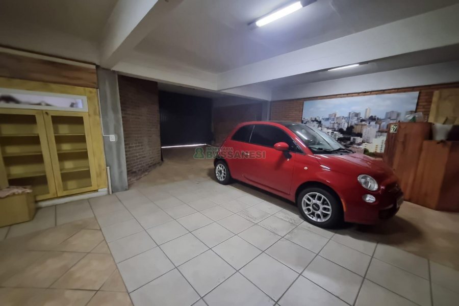 Casa Comercial com 270m², 4 vagas, no bairro Exposição em Caxias do Sul para Alugar