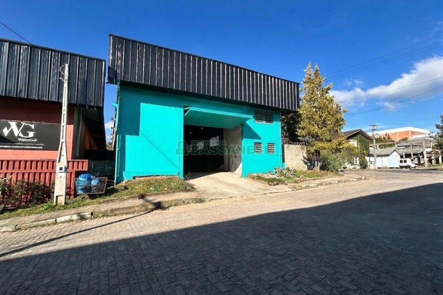 Pavilhão com 400m², no bairro Desvio Rizzo em Caxias do Sul para Alugar