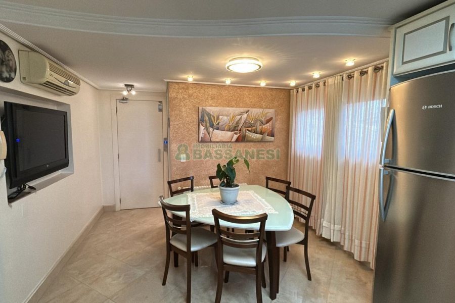 Casa com 270m², 2 dormitórios, 2 vagas, no bairro Pio X em Caxias do Sul para Alugar