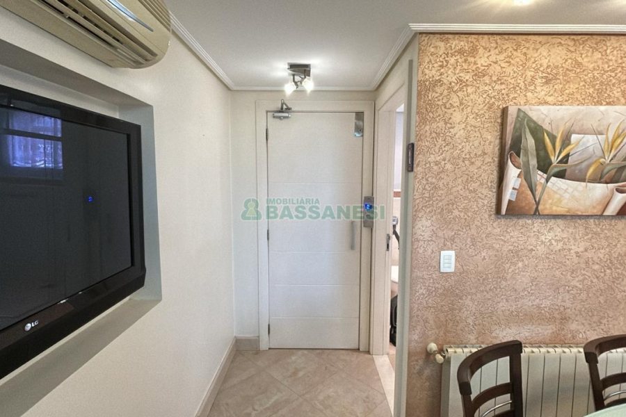 Casa com 270m², 2 dormitórios, 2 vagas, no bairro Pio X em Caxias do Sul para Alugar