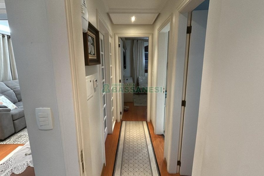 Casa com 270m², 2 dormitórios, 2 vagas, no bairro Pio X em Caxias do Sul para Alugar