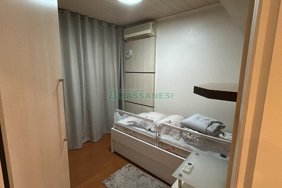 Casa com 270m², 2 dormitórios, 2 vagas, no bairro Pio X em Caxias do Sul para Alugar