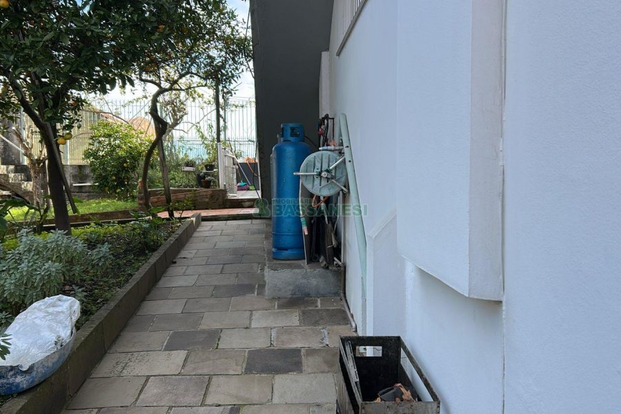 Casa com 270m², 2 dormitórios, 2 vagas, no bairro Pio X em Caxias do Sul para Alugar