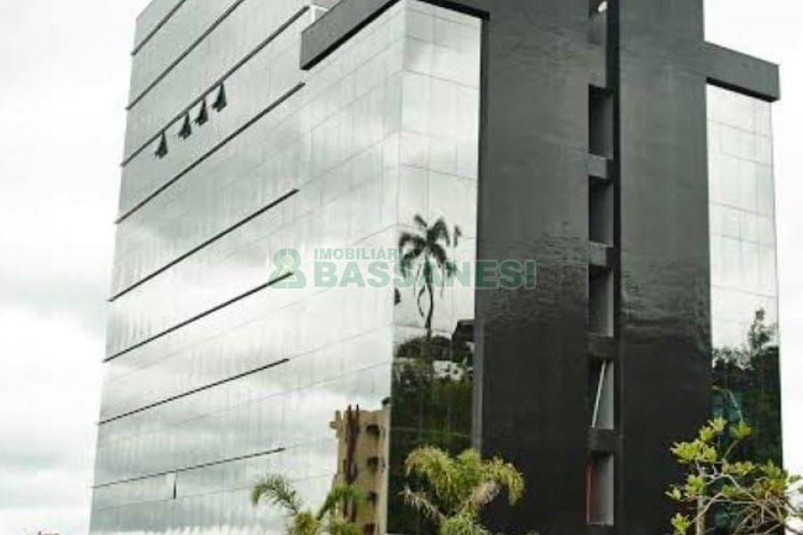 Sala com 61m², 1 vaga, no bairro Lourdes em Caxias do Sul para Comprar