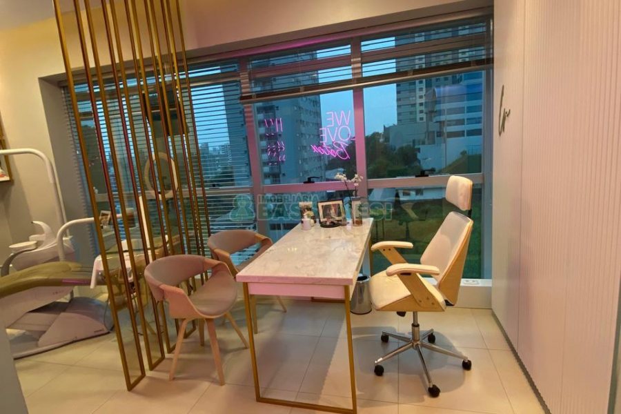 Sala com 61m², 1 vaga, no bairro Lourdes em Caxias do Sul para Comprar