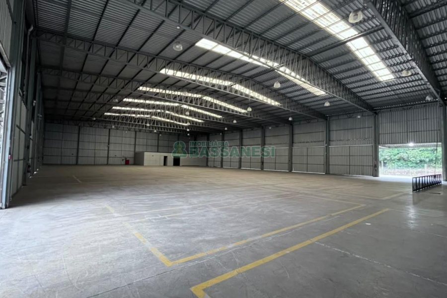Pavilhão com 2000m², no bairro São Giácomo em Caxias do Sul para Alugar
