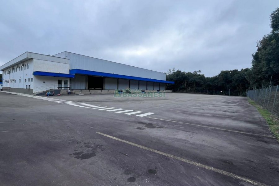 Pavilhão com 2000m², no bairro São Giácomo em Caxias do Sul para Alugar