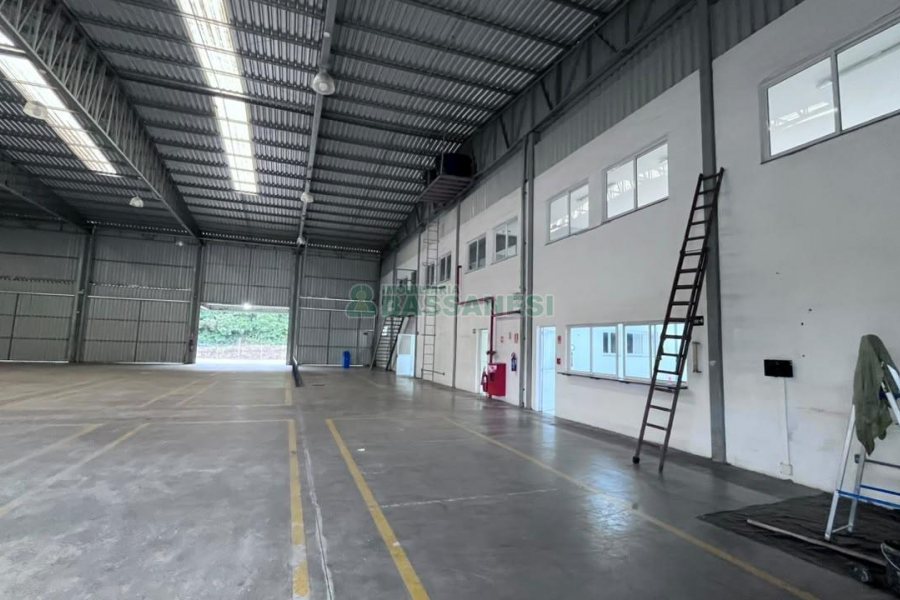 Pavilhão com 2000m², no bairro São Giácomo em Caxias do Sul para Alugar
