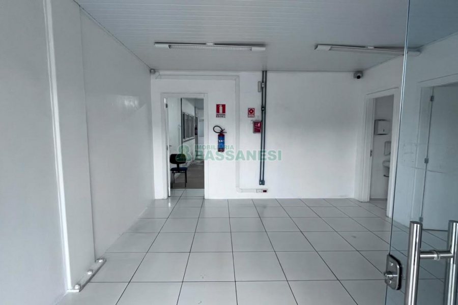 Pavilhão com 2000m², no bairro São Giácomo em Caxias do Sul para Alugar