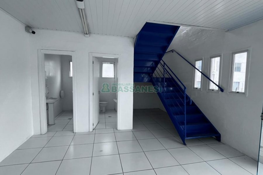 Pavilhão com 2000m², no bairro São Giácomo em Caxias do Sul para Alugar