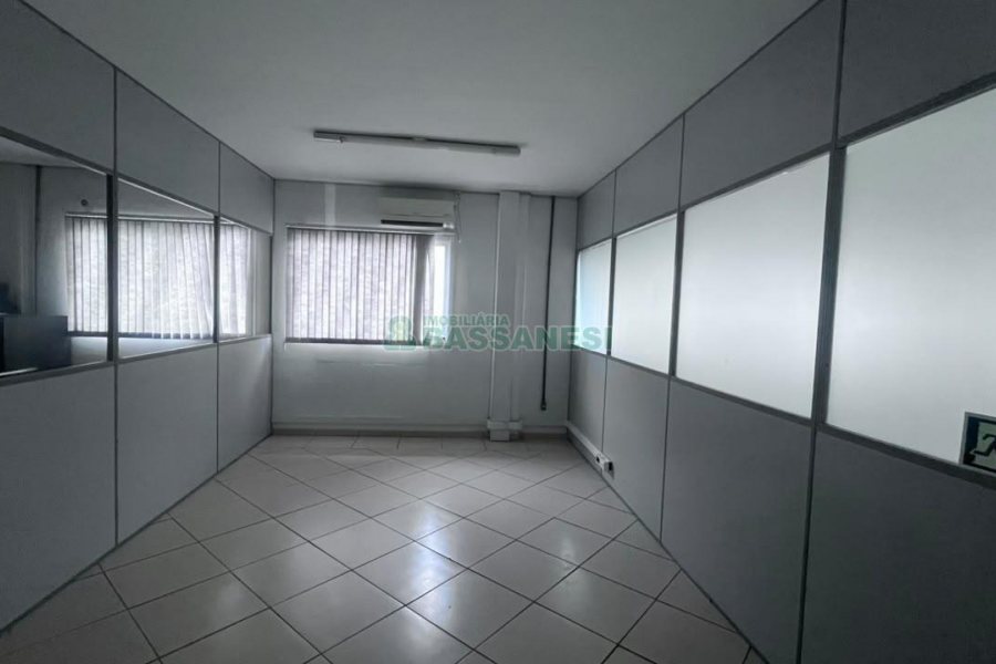 Pavilhão com 2000m², no bairro São Giácomo em Caxias do Sul para Alugar