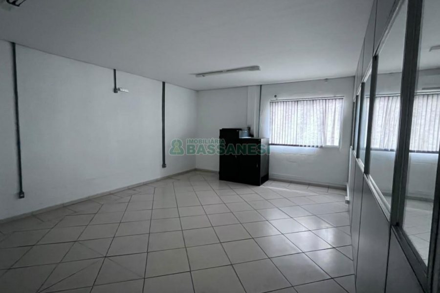 Pavilhão com 2000m², no bairro São Giácomo em Caxias do Sul para Alugar