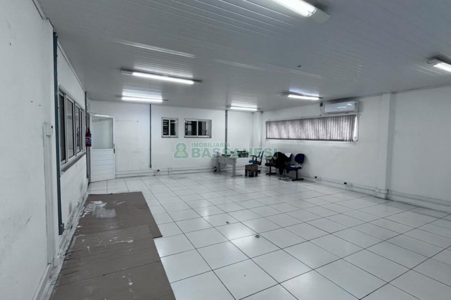Pavilhão com 2000m², no bairro São Giácomo em Caxias do Sul para Alugar