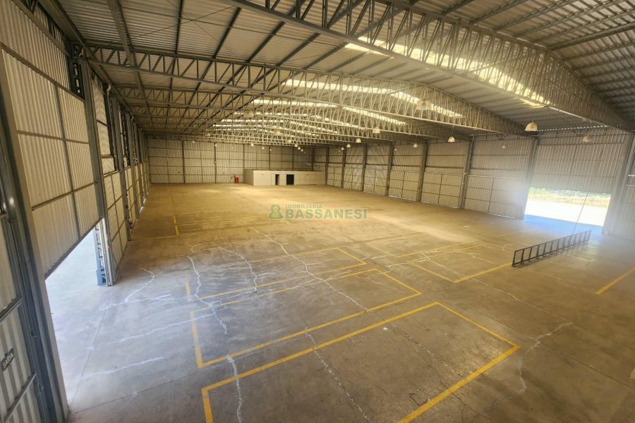 Pavilhão com 2961m², no bairro São Giácomo em Caxias do Sul para Alugar
