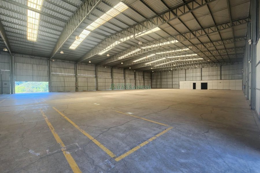 Pavilhão com 2961m², no bairro São Giácomo em Caxias do Sul para Alugar