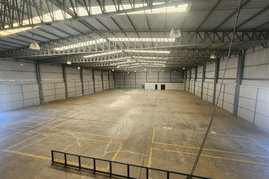 Pavilhão com 2961m², no bairro São Giácomo em Caxias do Sul para Alugar