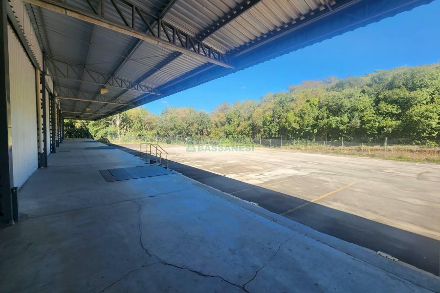 Pavilhão com 2961m², no bairro São Giácomo em Caxias do Sul para Alugar