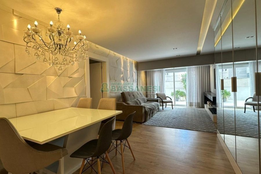 Apartamento com 126m², 3 dormitórios, 3 vagas, no bairro Exposição em Caxias do Sul para Comprar