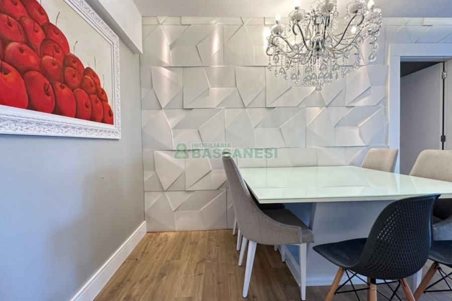 Apartamento com 126m², 3 dormitórios, 3 vagas, no bairro Exposição em Caxias do Sul para Comprar