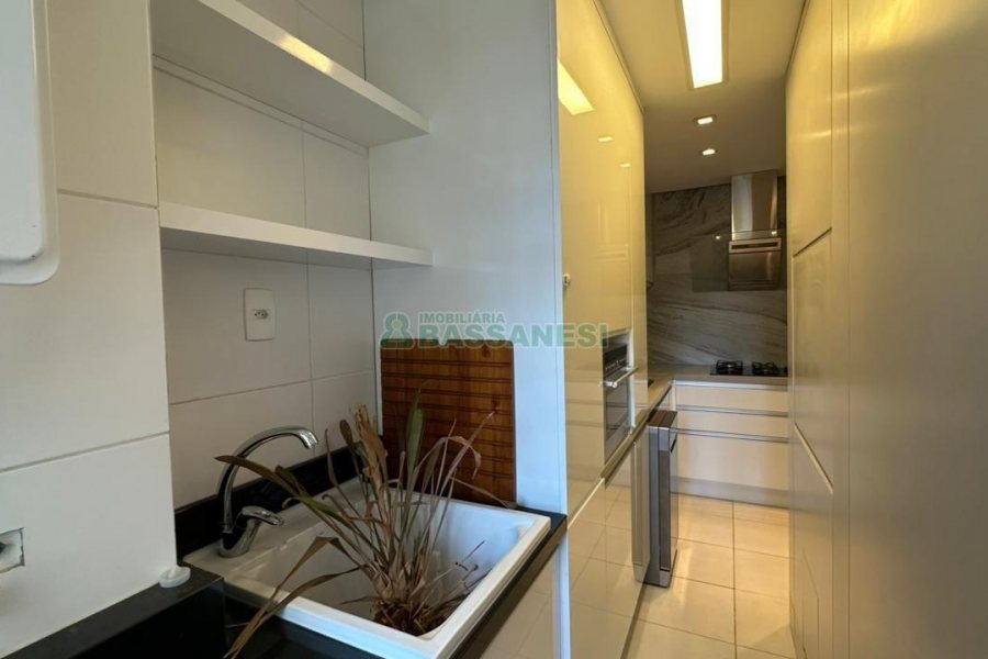 Apartamento com 126m², 3 dormitórios, 3 vagas, no bairro Exposição em Caxias do Sul para Comprar