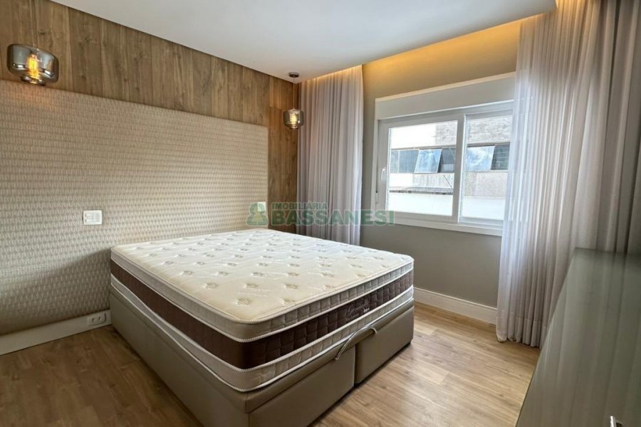 Apartamento com 126m², 3 dormitórios, 3 vagas, no bairro Exposição em Caxias do Sul para Comprar