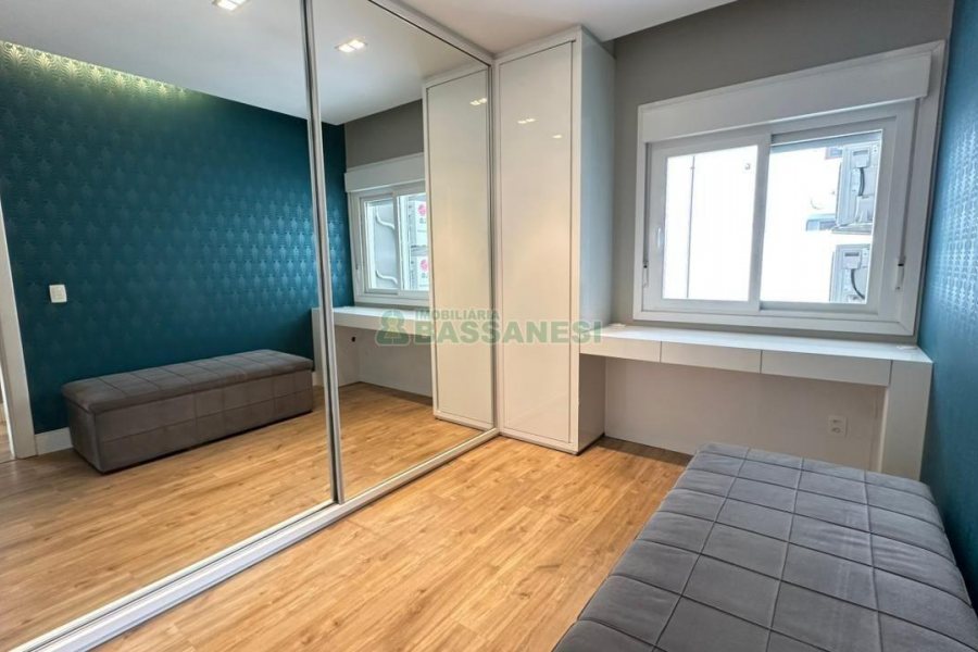 Apartamento com 126m², 3 dormitórios, 3 vagas, no bairro Exposição em Caxias do Sul para Comprar