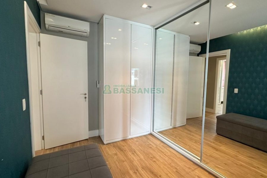 Apartamento com 126m², 3 dormitórios, 3 vagas, no bairro Exposição em Caxias do Sul para Comprar