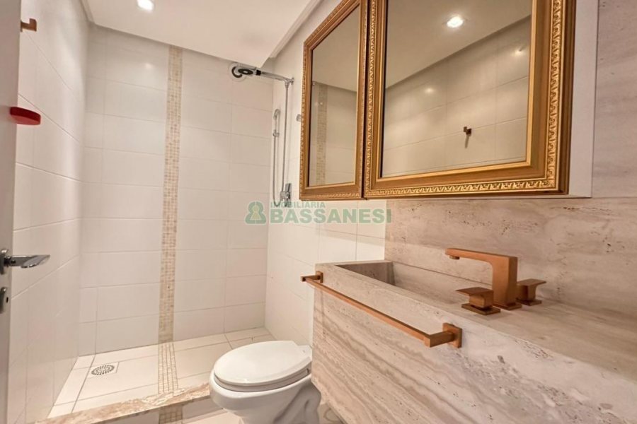Apartamento com 126m², 3 dormitórios, 3 vagas, no bairro Exposição em Caxias do Sul para Comprar