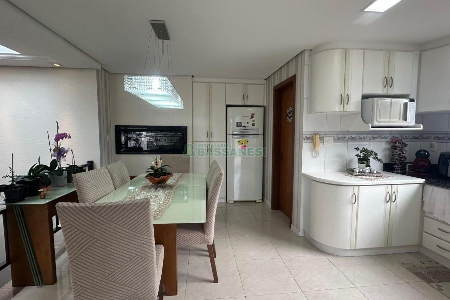 Apartamento com 150m², 3 dormitórios, 3 vagas, no bairro Petrópolis em Caxias do Sul para Comprar