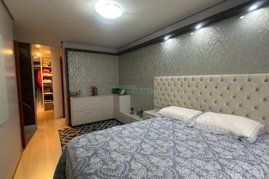 Apartamento com 150m², 3 dormitórios, 3 vagas, no bairro Petrópolis em Caxias do Sul para Comprar