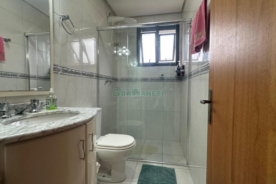 Apartamento com 150m², 3 dormitórios, 3 vagas, no bairro Petrópolis em Caxias do Sul para Comprar