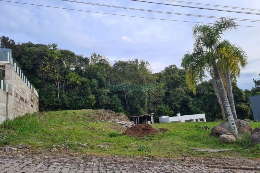 Terreno, no bairro Linha 40 em Caxias do Sul para Comprar