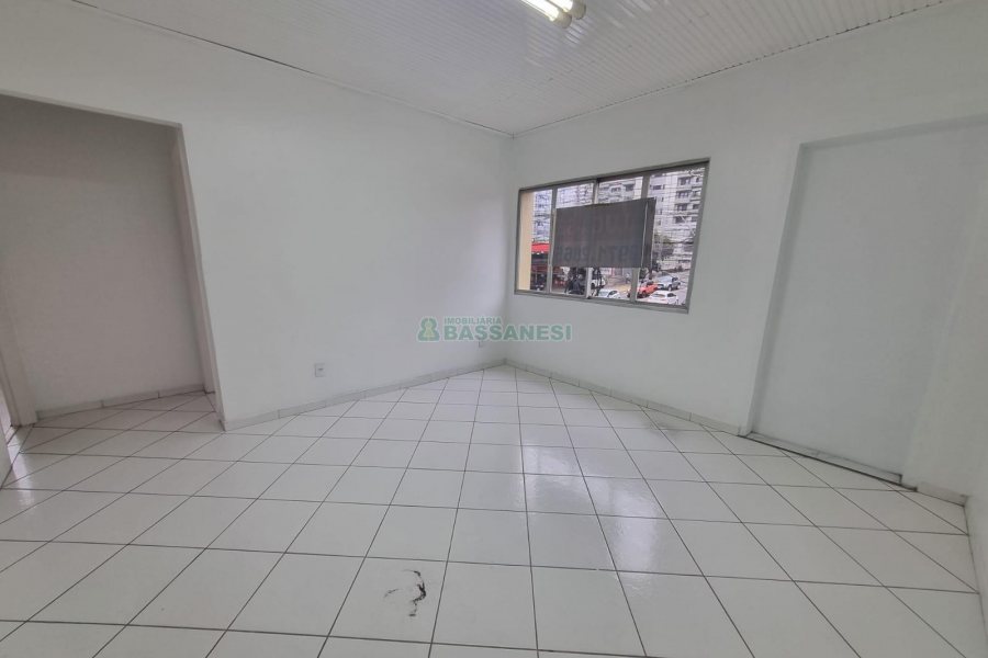 Sala, no bairro Centro em Caxias do Sul para Alugar