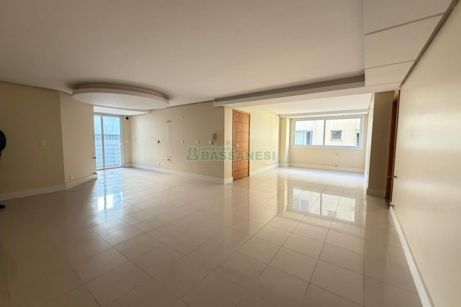Apartamento com 159m², 3 dormitórios, 2 vagas, no bairro Centro em Caxias do Sul para Comprar